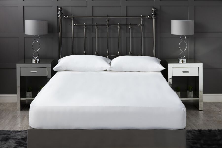 Cotton Sateen 300 Count Extra Deep 38cm Fitted Sheet Cotton Sateen 300 Count Extra Deep 38cm Fitted Sheet