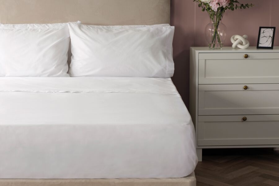 100% Cotton 200 Count 30cm Fitted Sheet (Percale) 100% Cotton 200 Count 30cm Fitted Sheet (Percale)
