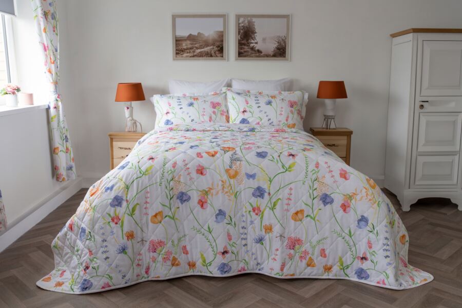 Larissa Bedspread Larissa Bedspread