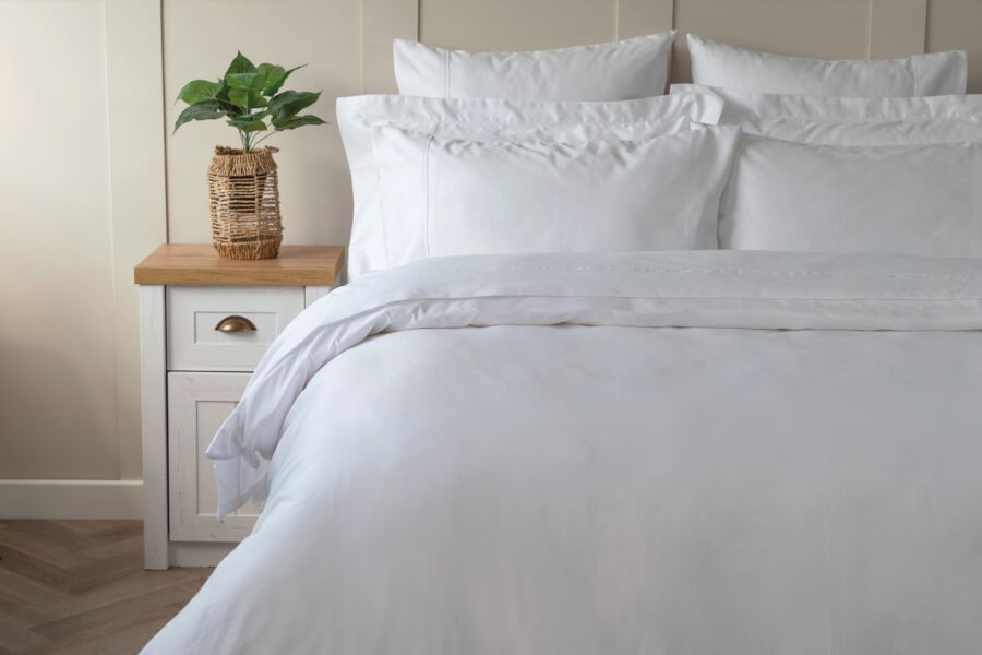 Pure Egyptian Cotton Sateen 600 Count Duvet Cover Pure Egyptian Cotton Sateen 600 Count Duvet Cover