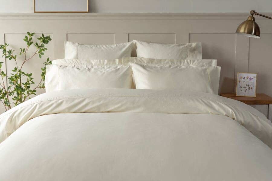 Pure Egyptian Cotton Sateen 600 Count Duvet Set Pure Egyptian Cotton Sateen 600 Count Duvet Set