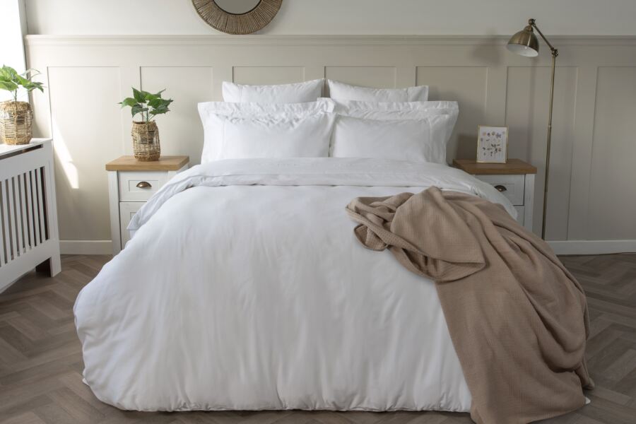 Pure Egyptian Cotton Sateen 600 Count Duvet Cover Pure Egyptian Cotton Sateen 600 Count Duvet Cover