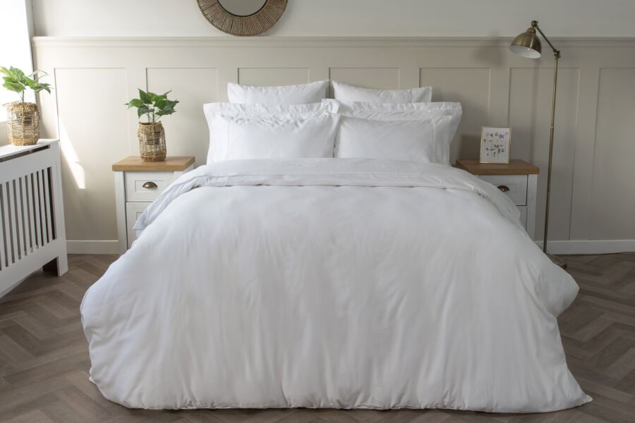 Pure Egyptian Cotton Sateen 600 Count Duvet Set Pure Egyptian Cotton Sateen 600 Count Duvet Set