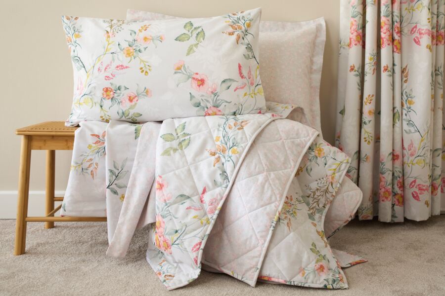 Raeya Duvet Cover Set Raeya Duvet Cover Set