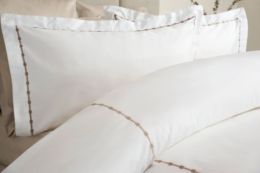 Vivaan Duvet Cover Set Vivaan Duvet Cover Set